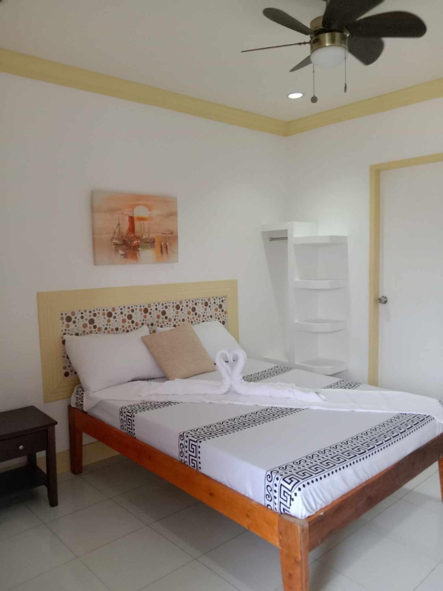 Bountiful Inn Puerto Princesa Ngoại thất bức ảnh
